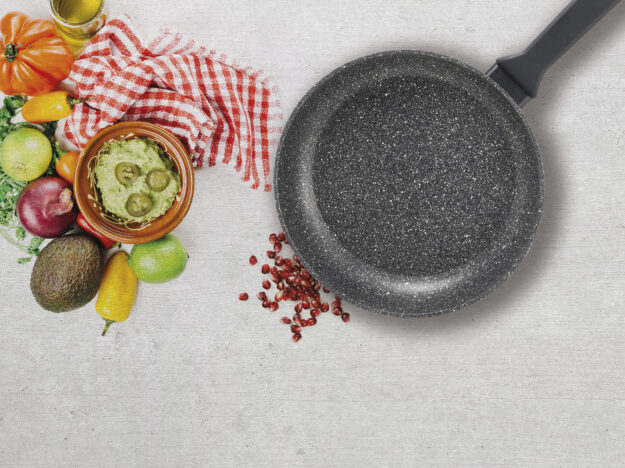 Padella Flonal in pietra lavica, stabilità, robustezza e affidabilità