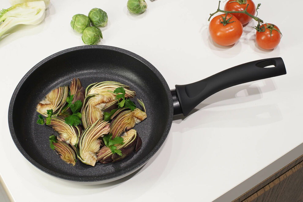 Padella Flonal diamante, Il materiale più resistente