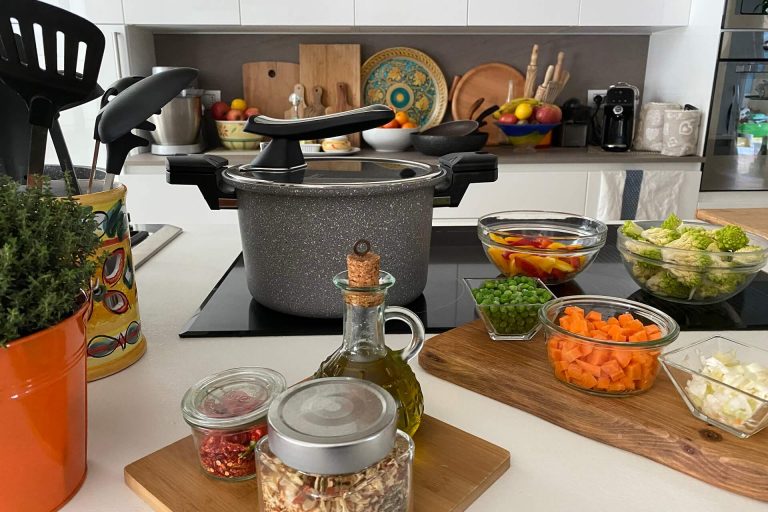 Pentola Fast Cooker in cucina