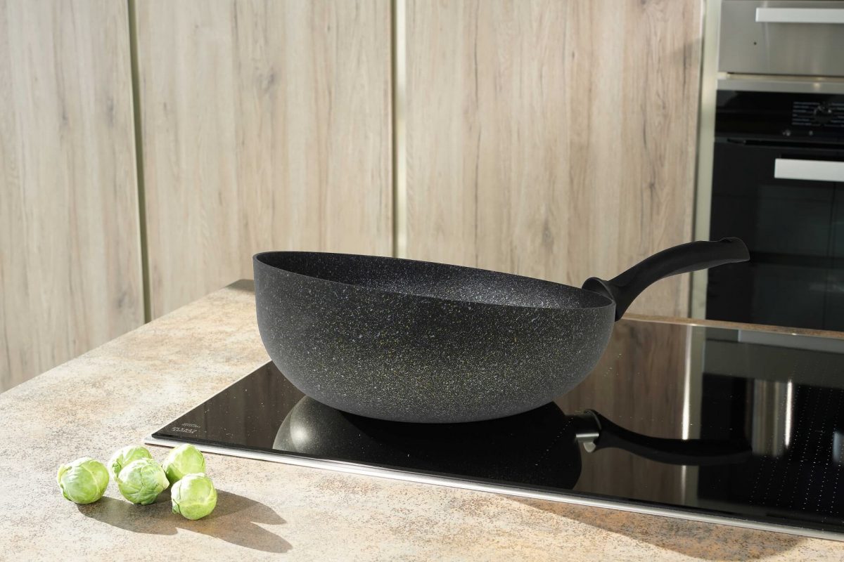 pentola-wok Pentola Wok Flonal sulla piastra